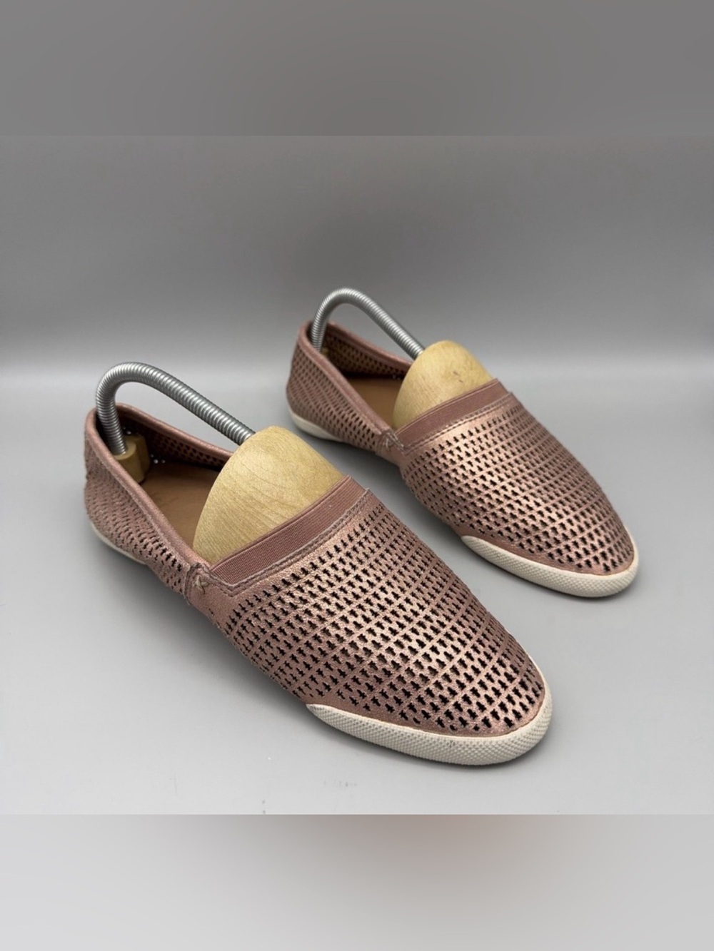 Frye Shoes Womens Size 7.5 Rose Gold Slip On Perforated Leather Loafer